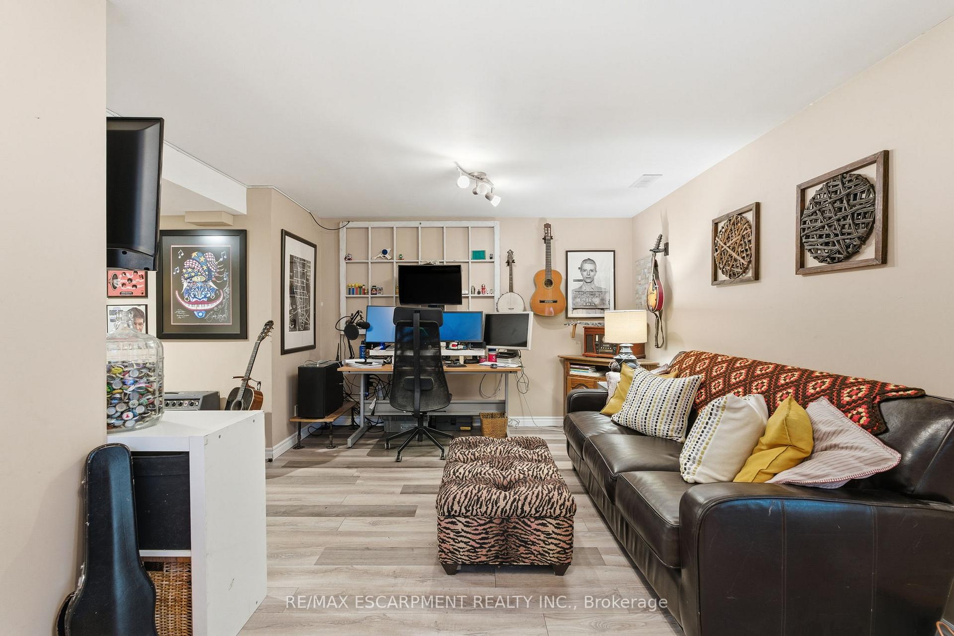 Photo 30 of 113 Brian Boulevard, Hamilton, Waterdown — HOMEH