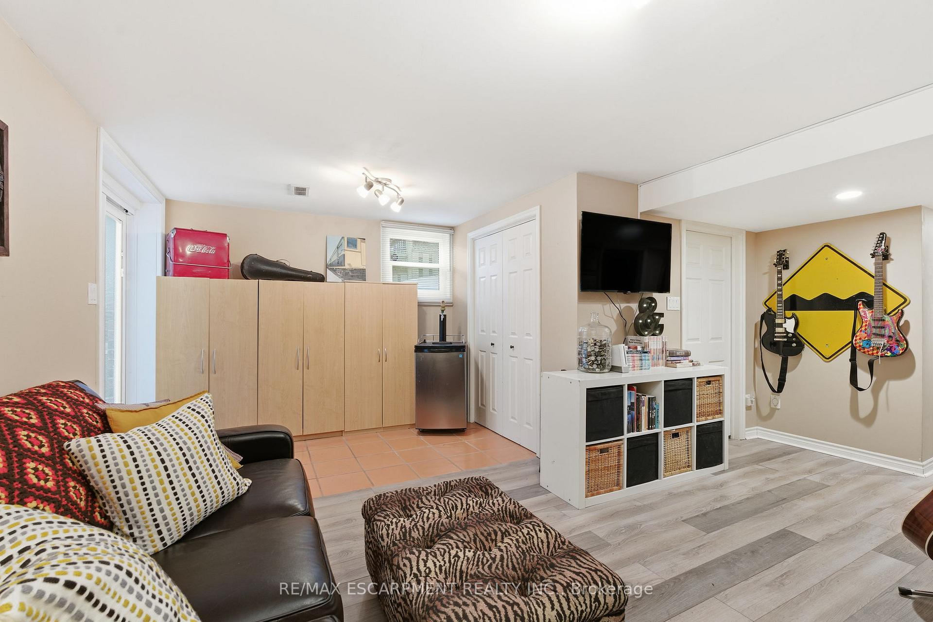 Photo 31 of 113 Brian Boulevard, Hamilton, Waterdown — HOMEH