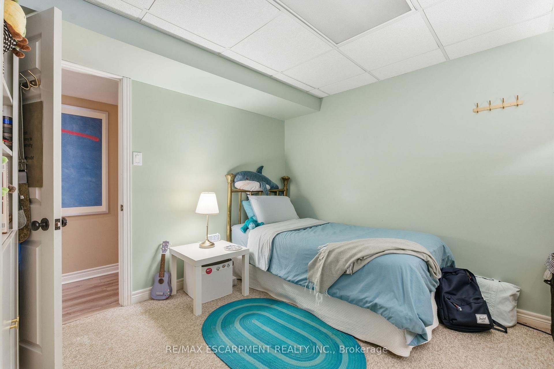 Photo 32 of 113 Brian Boulevard, Hamilton, Waterdown — HOMEH