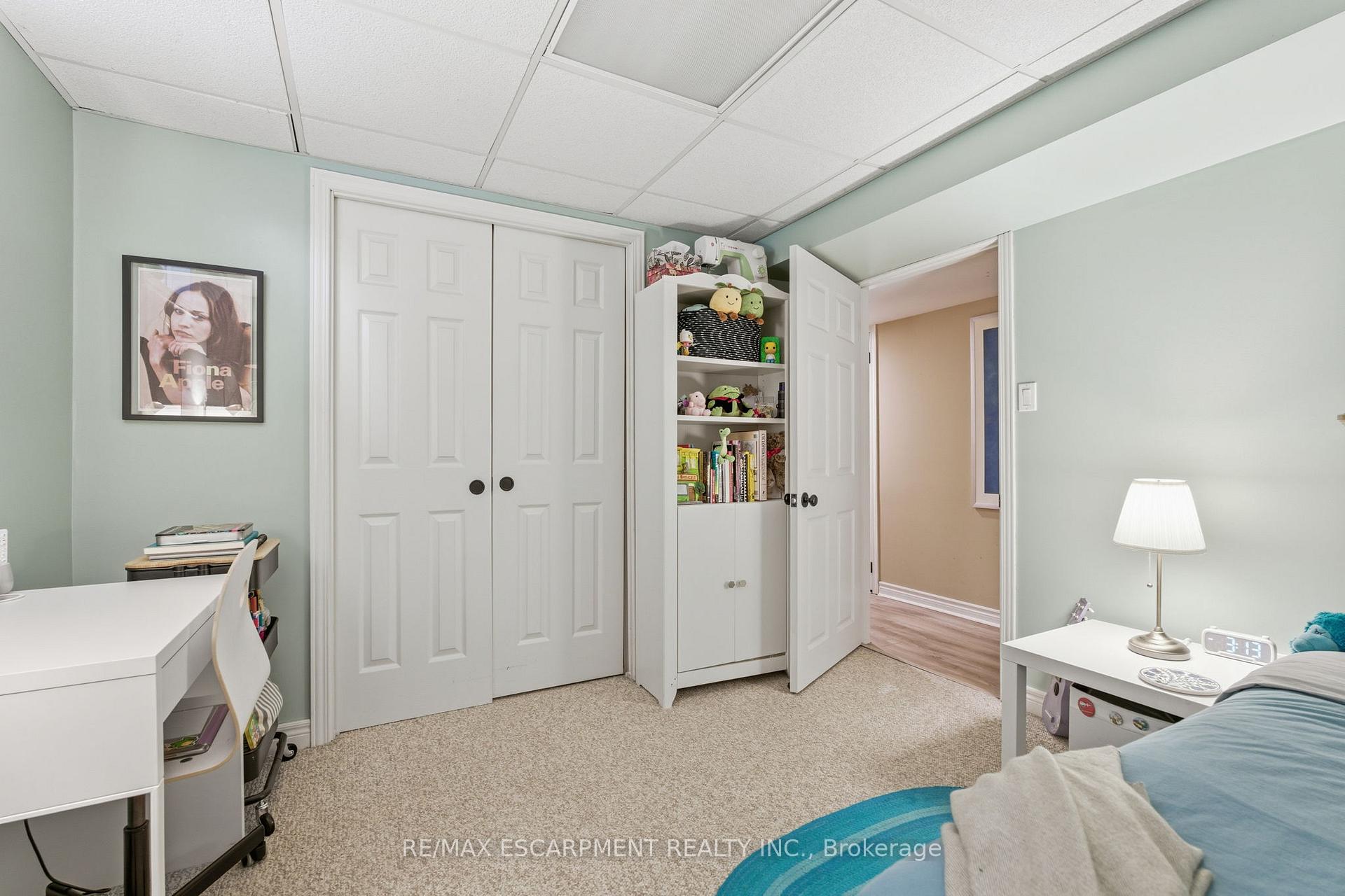 Photo 33 of 113 Brian Boulevard, Hamilton, Waterdown — HOMEH