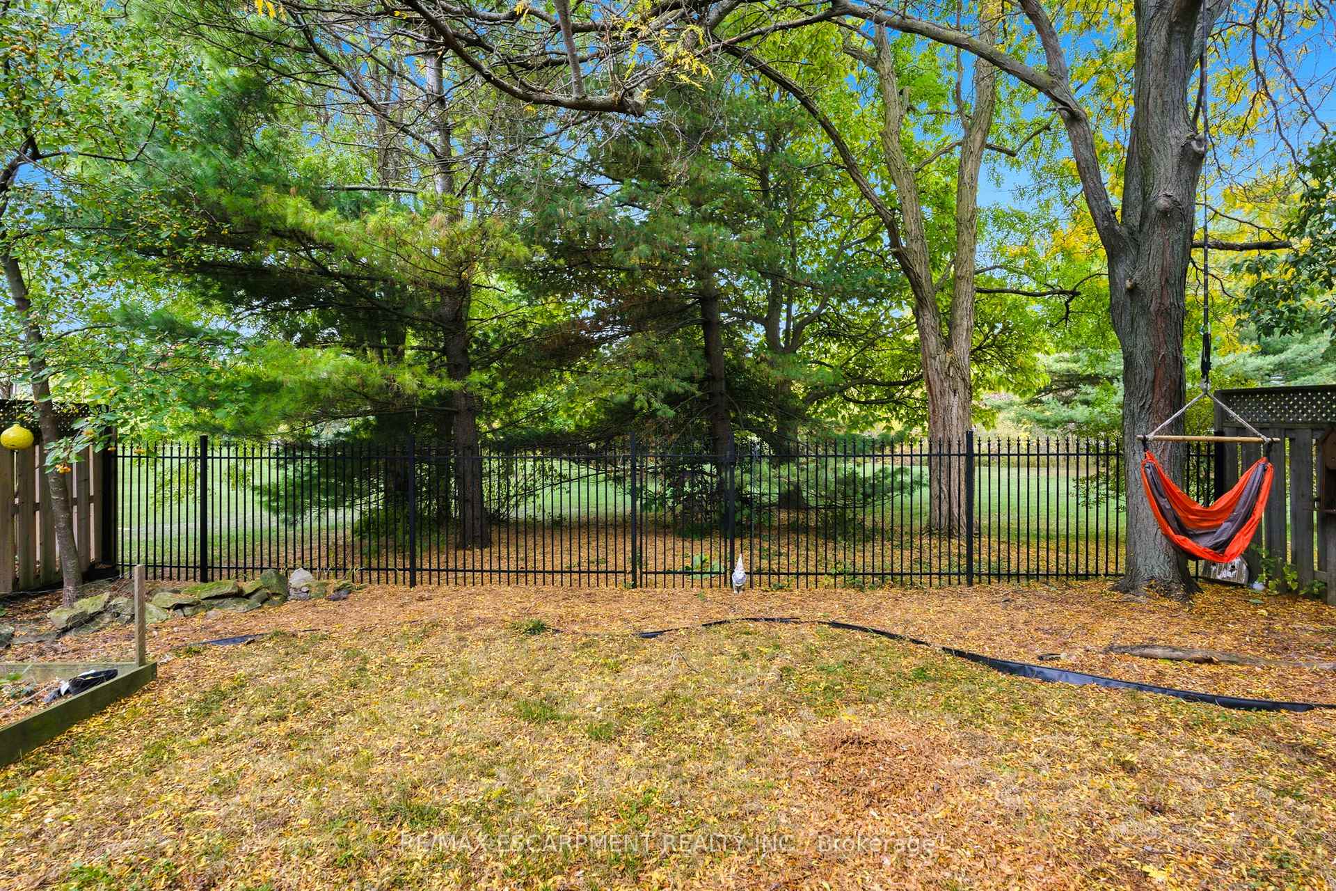 Photo 38 of 113 Brian Boulevard, Hamilton, Waterdown — HOMEH