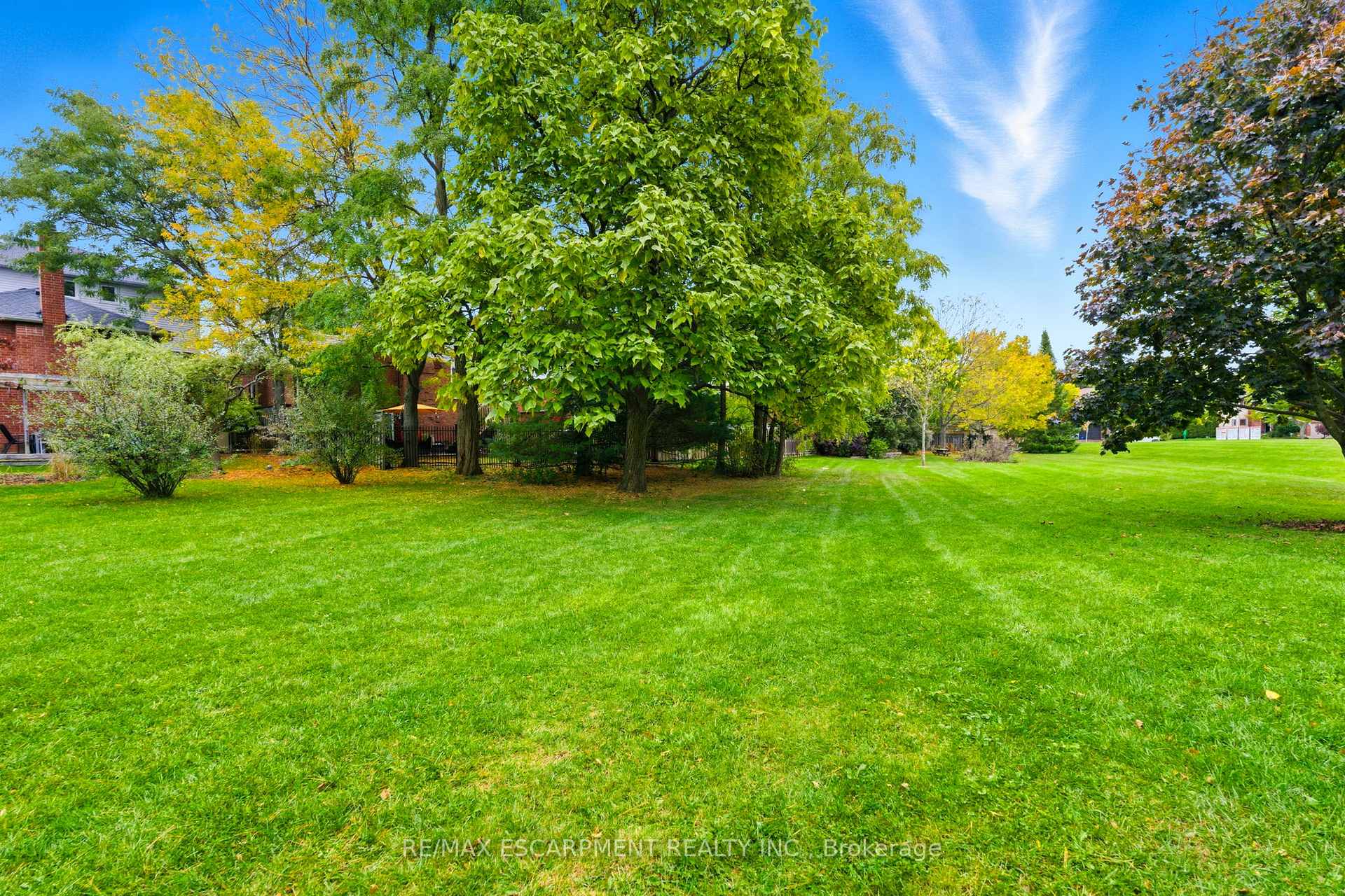 Photo 40 of 113 Brian Boulevard, Hamilton, Waterdown — HOMEH