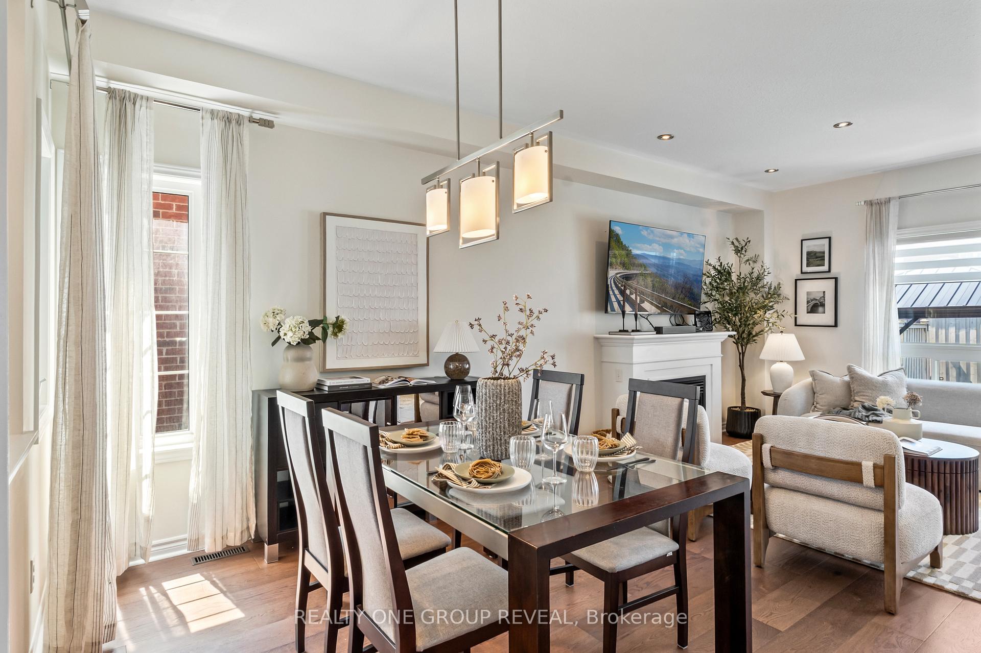 Photo 4 of 111 Glen Eagles Drive, Clarington, Courtice — HOMEH