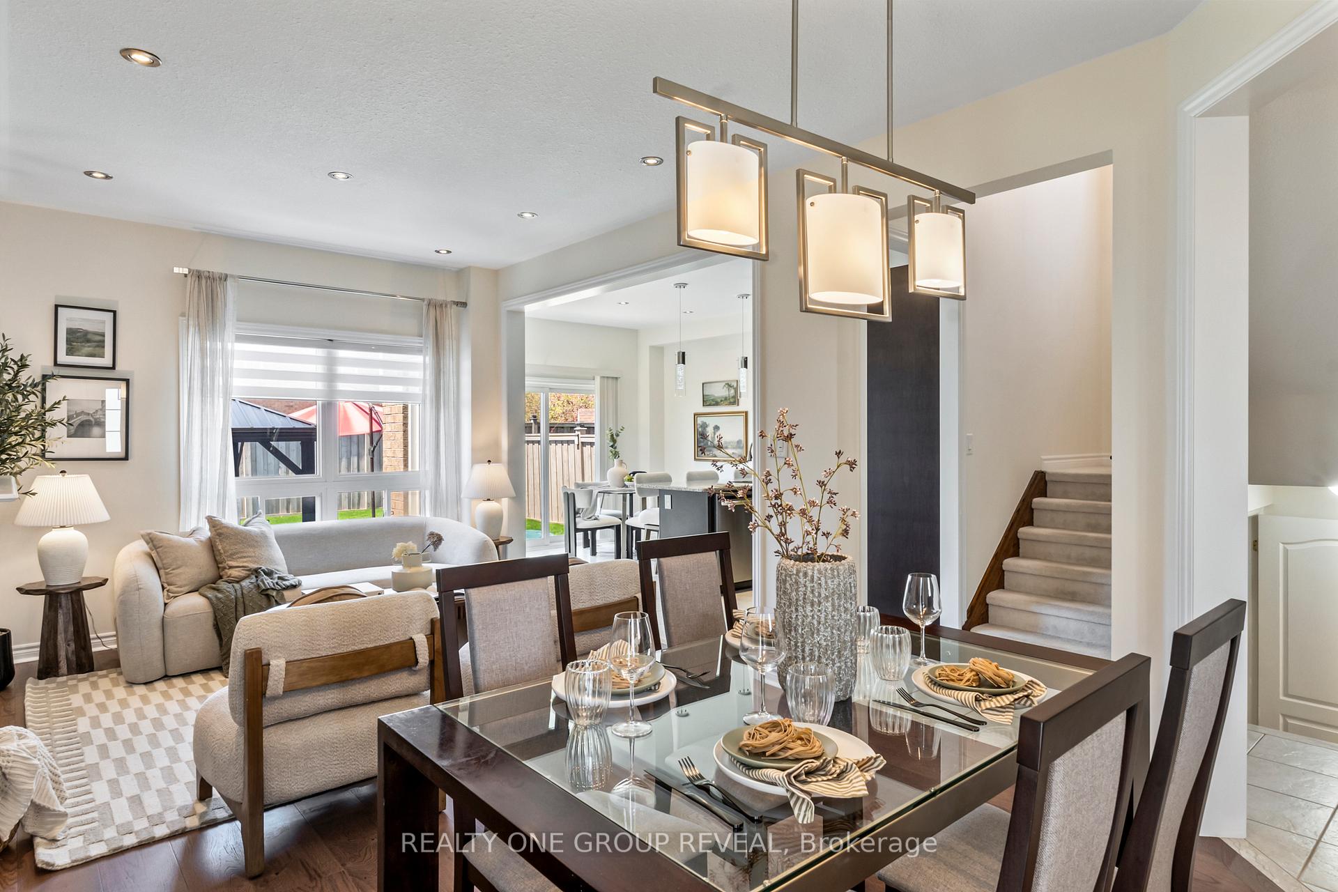 Photo 5 of 111 Glen Eagles Drive, Clarington, Courtice — HOMEH