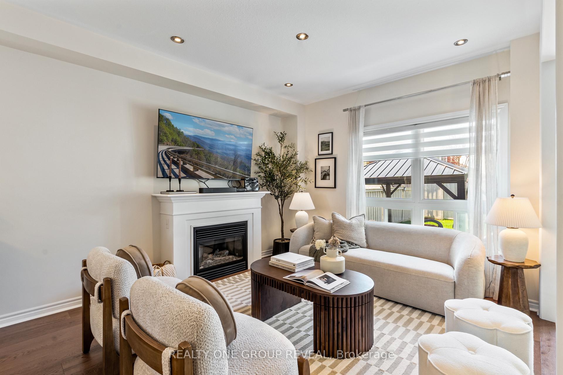 Photo 6 of 111 Glen Eagles Drive, Clarington, Courtice — HOMEH