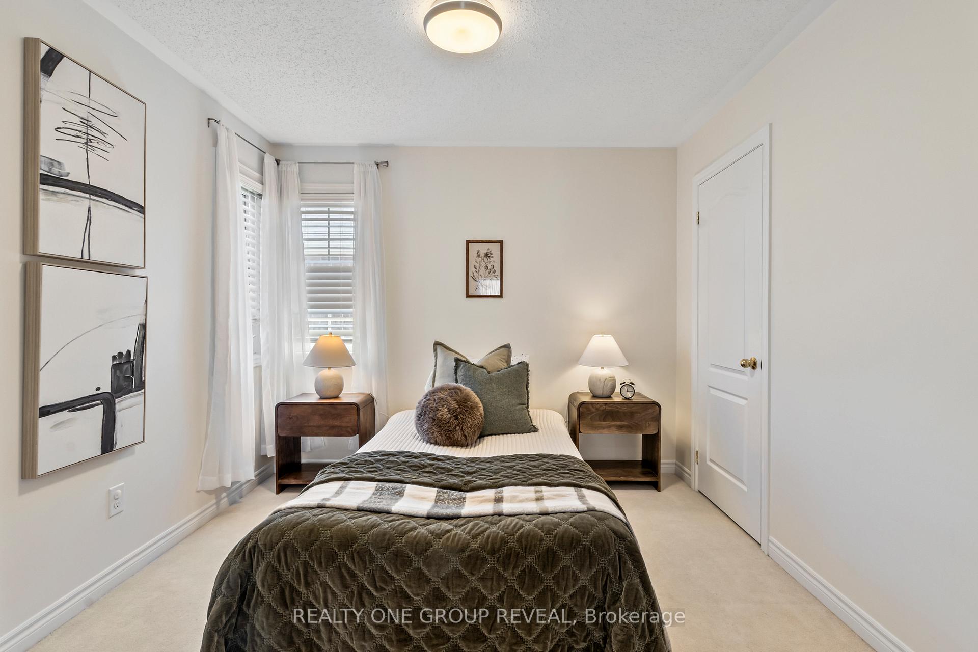 Photo 20 of 111 Glen Eagles Drive, Clarington, Courtice — HOMEH