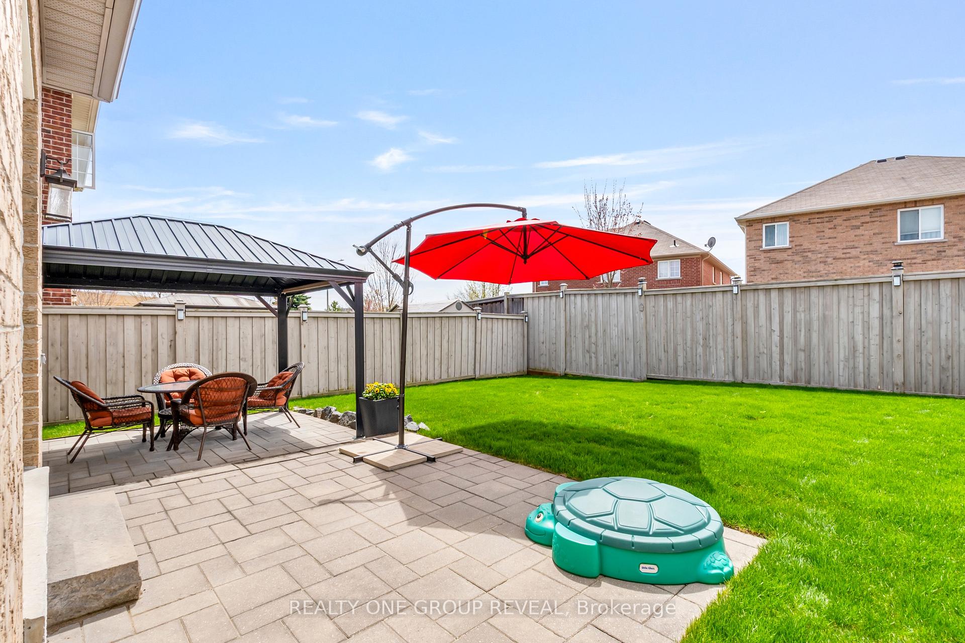 Photo 33 of 111 Glen Eagles Drive, Clarington, Courtice — HOMEH