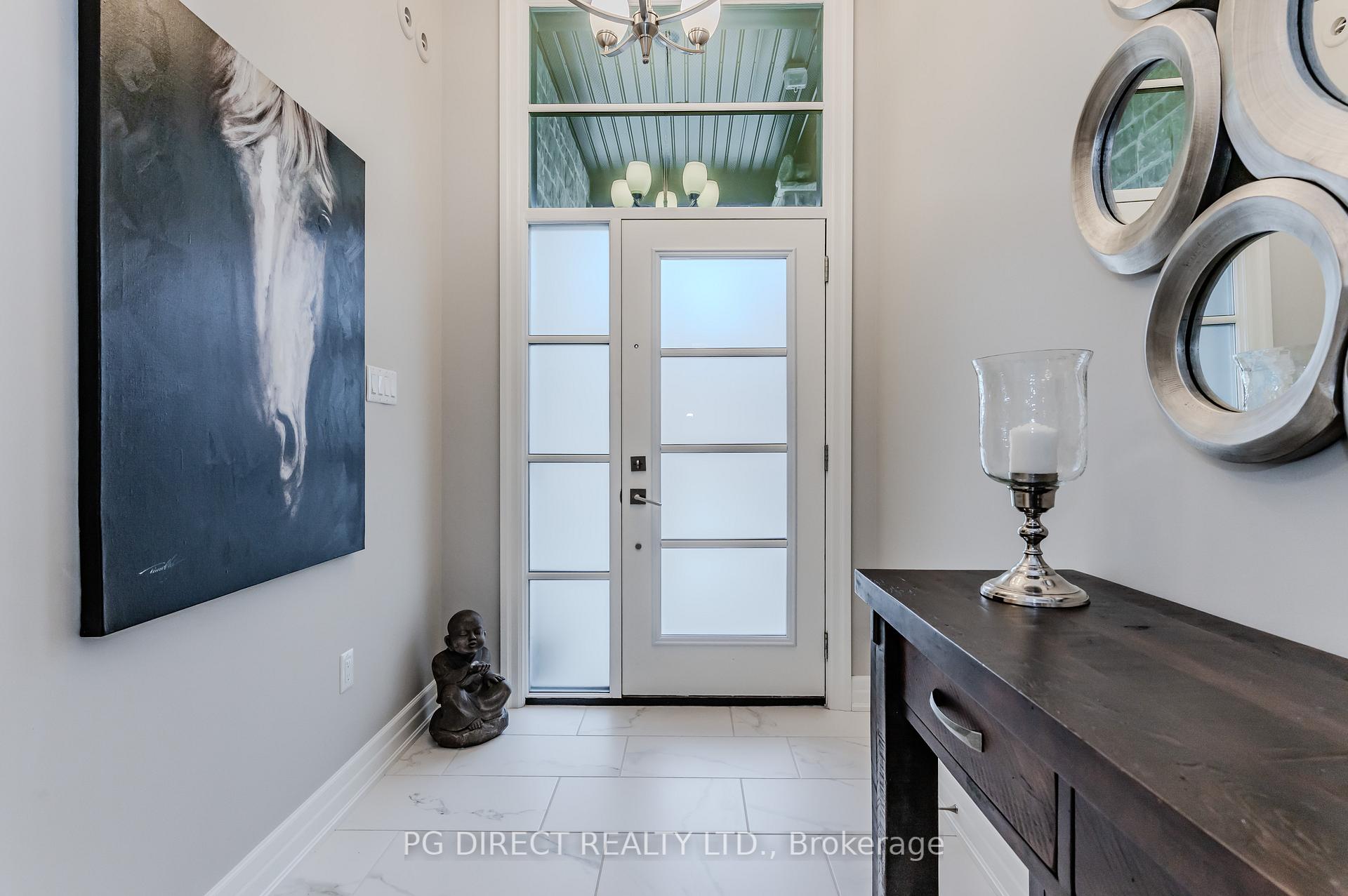 Photo 3 of 19 Owens Way, Guelph, Kortright East — HOMEH