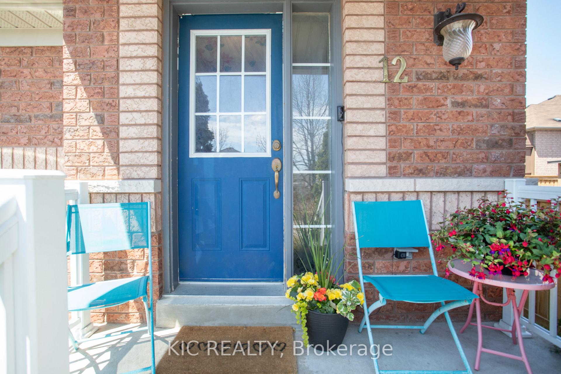 Photo 3 of 12 Bannister Street, Clarington, Bowmanville — HOMEH