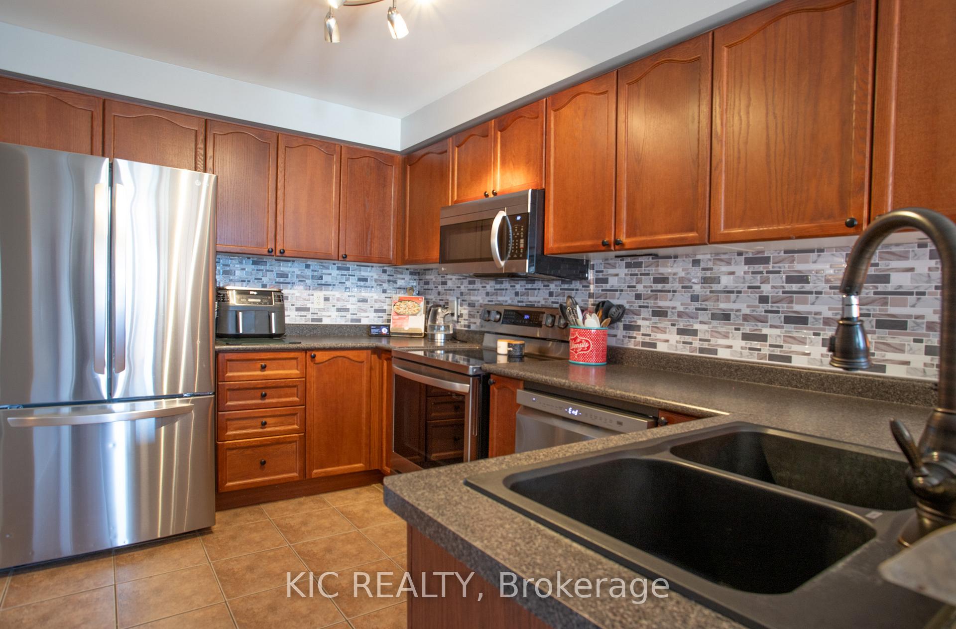 Photo 11 of 12 Bannister Street, Clarington, Bowmanville — HOMEH