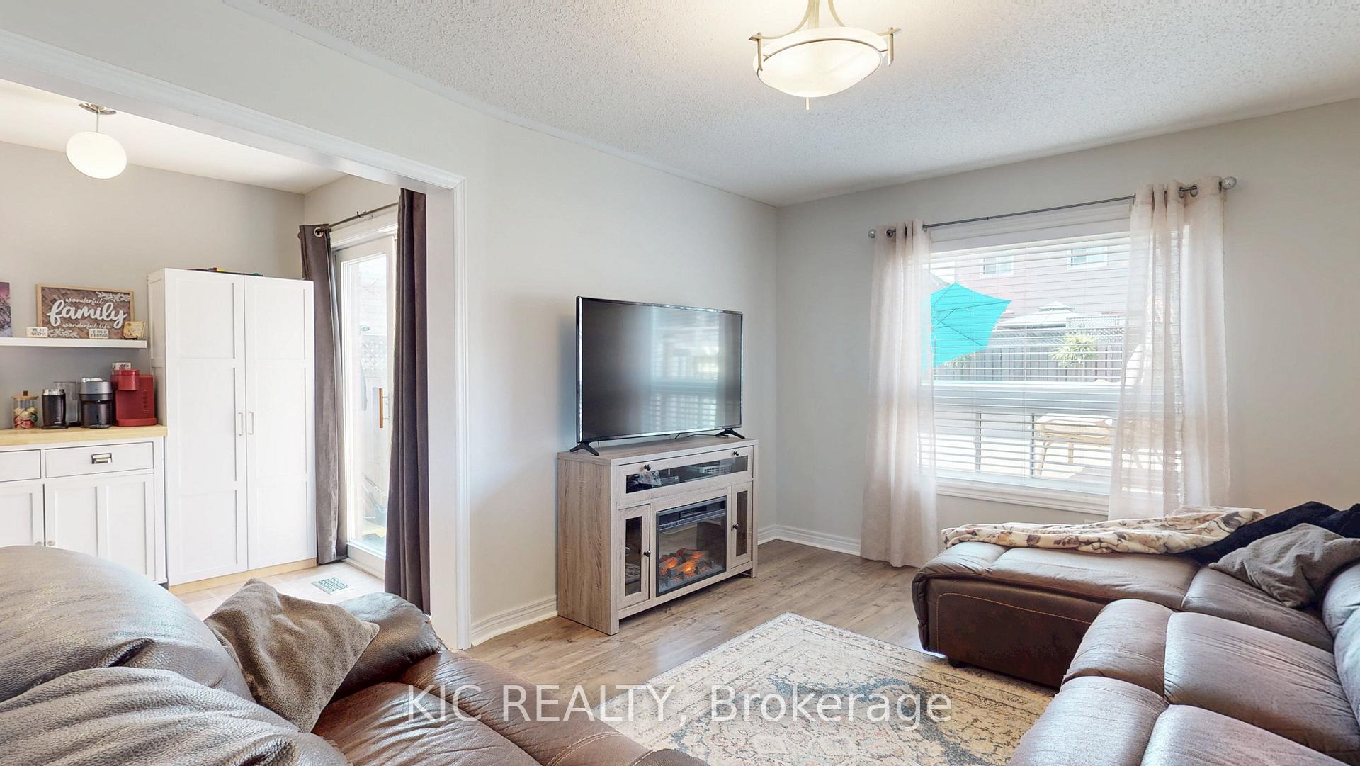 Photo 15 of 12 Bannister Street, Clarington, Bowmanville — HOMEH