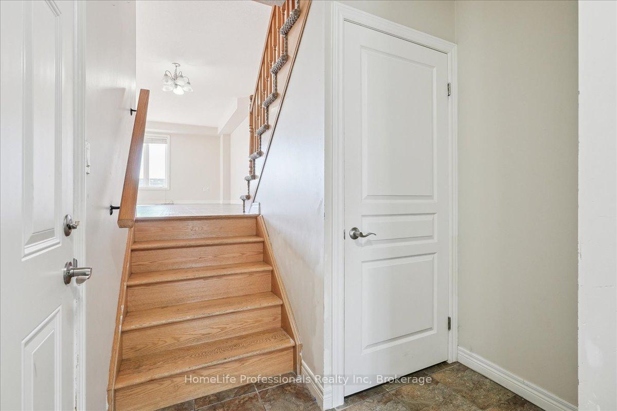 Photo 6 of 85 Charleswood Crescent, Hamilton, Rural Glanbrook — HOMEH
