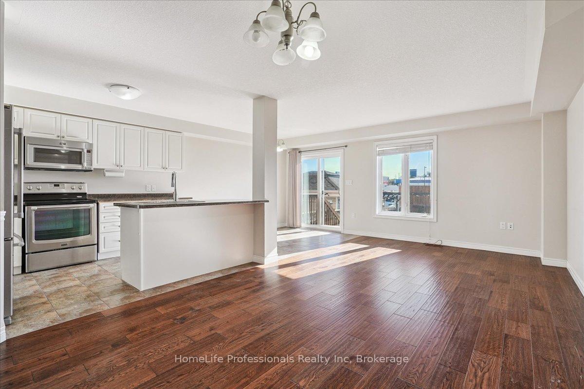 Photo 7 of 85 Charleswood Crescent, Hamilton, Rural Glanbrook — HOMEH