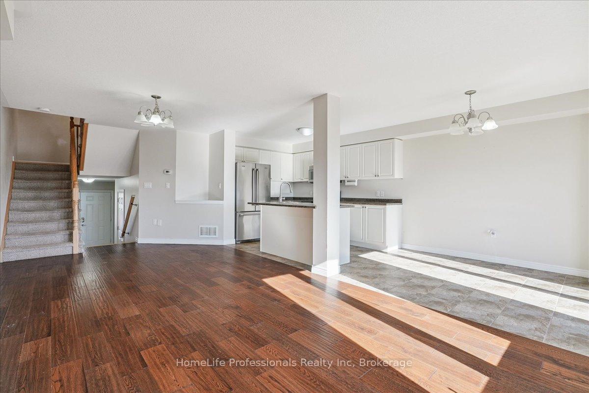 Photo 10 of 85 Charleswood Crescent, Hamilton, Rural Glanbrook — HOMEH