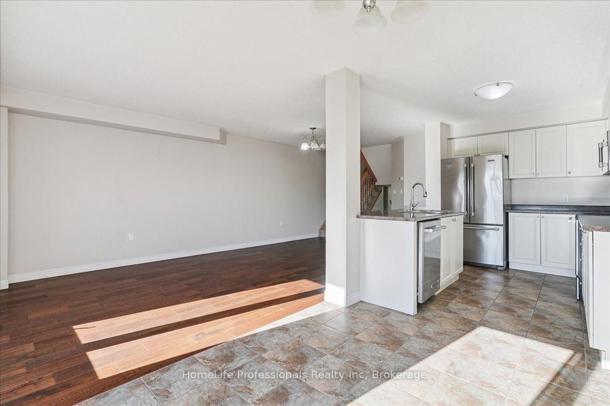 Photo 13 of 85 Charleswood Crescent, Hamilton, Rural Glanbrook — HOMEH