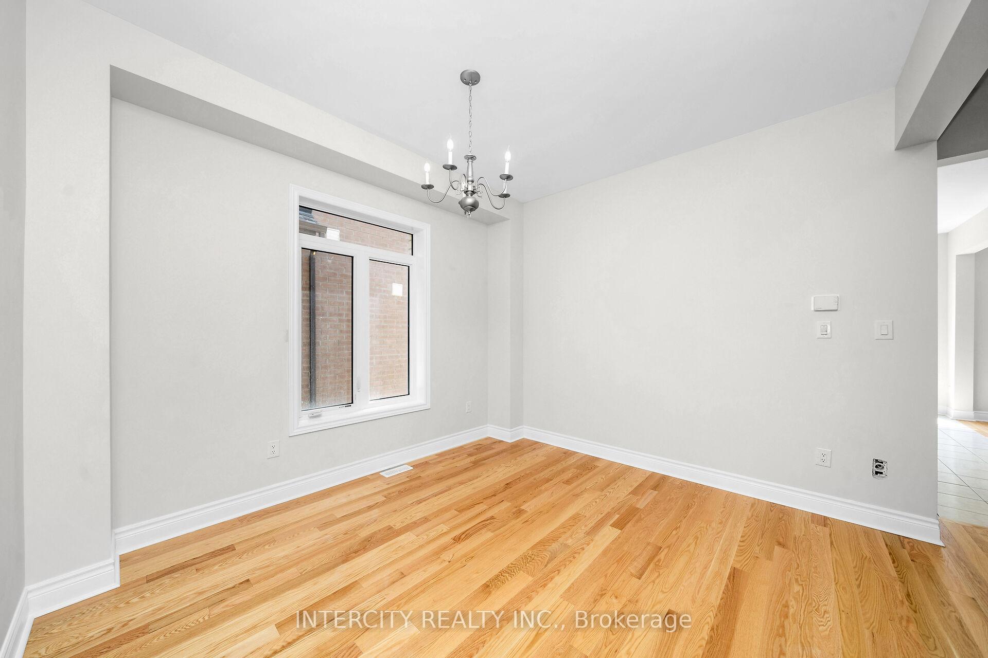Photo 15 of 54 Claremont Drive, Brampton, Sandringham-Wellington North — HOMEH