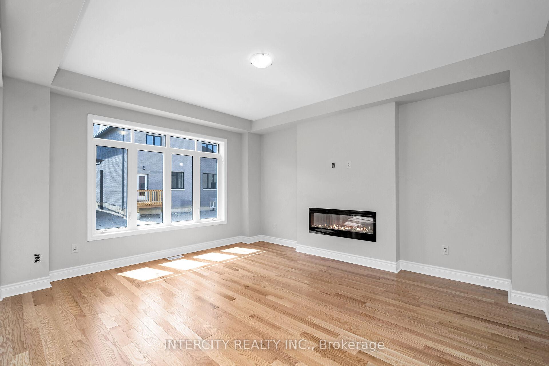 Photo 8 of 54 Claremont Drive, Brampton, Sandringham-Wellington North — HOMEH
