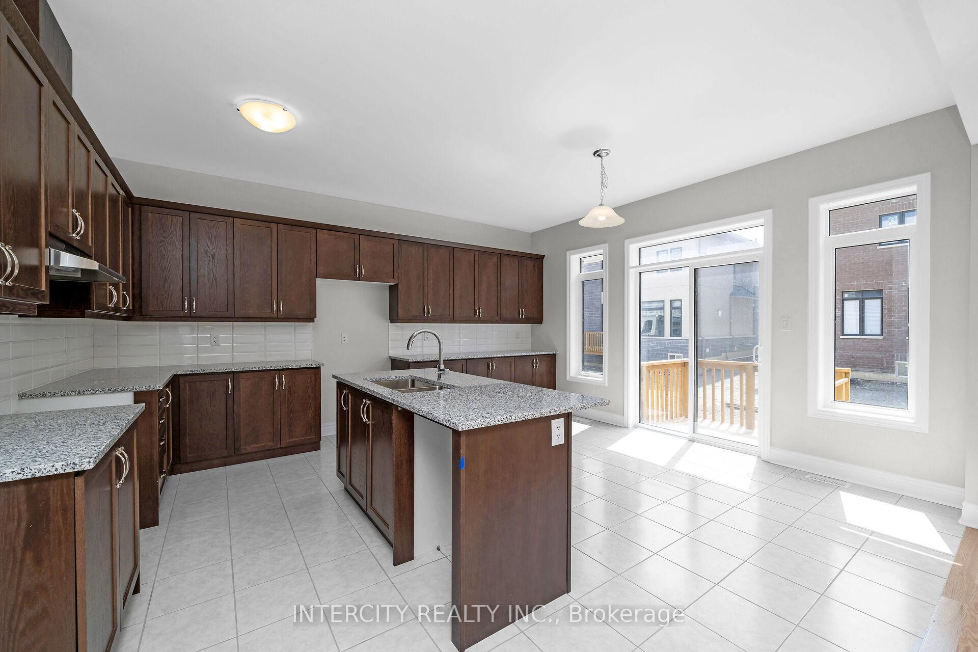 Photo 6 of 54 Claremont Drive, Brampton, Sandringham-Wellington North — HOMEH
