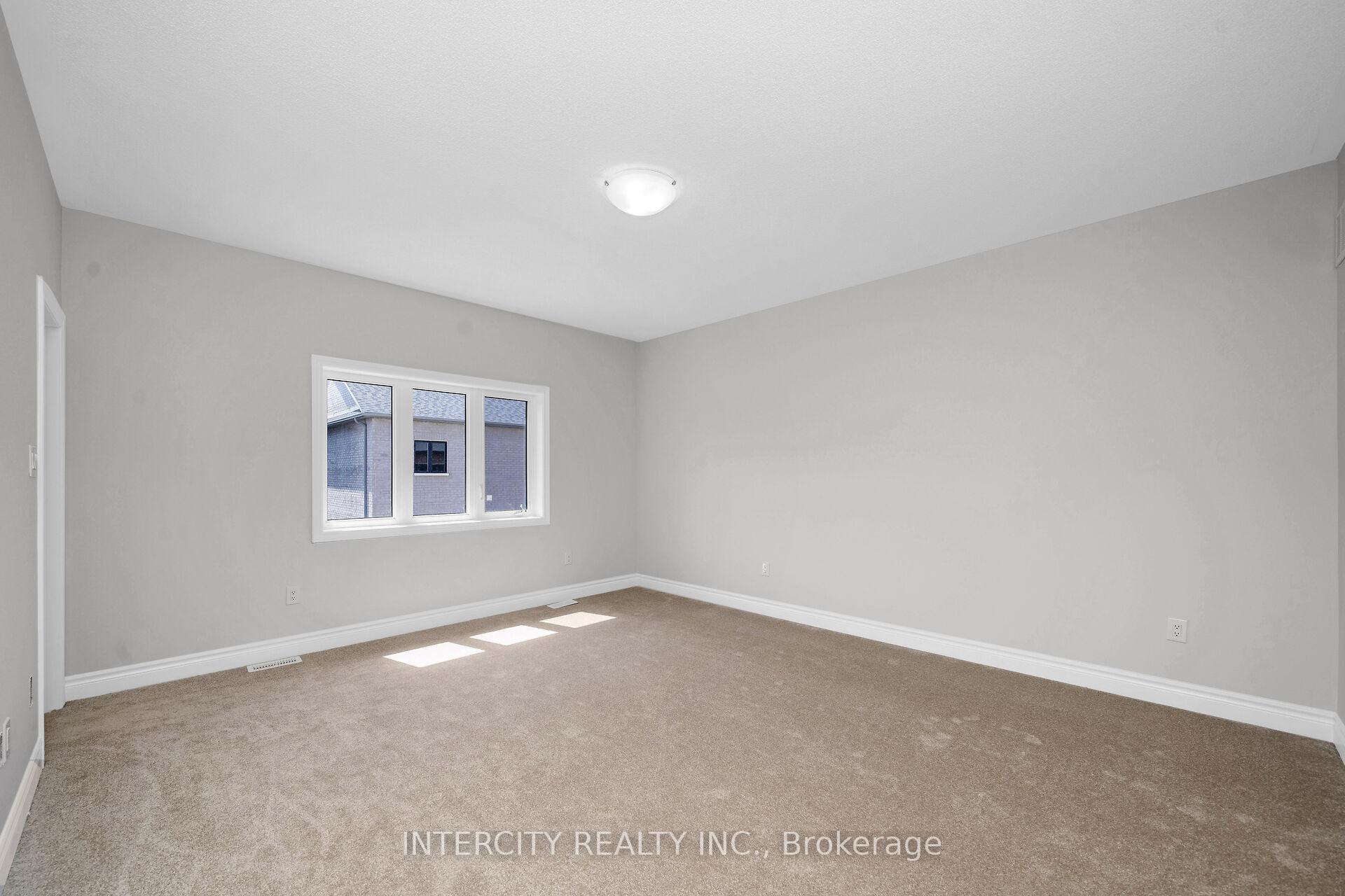 Photo 21 of 54 Claremont Drive, Brampton, Sandringham-Wellington North — HOMEH