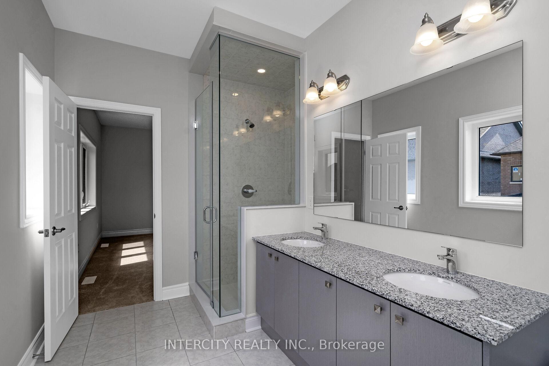 Photo 18 of 54 Claremont Drive, Brampton, Sandringham-Wellington North — HOMEH