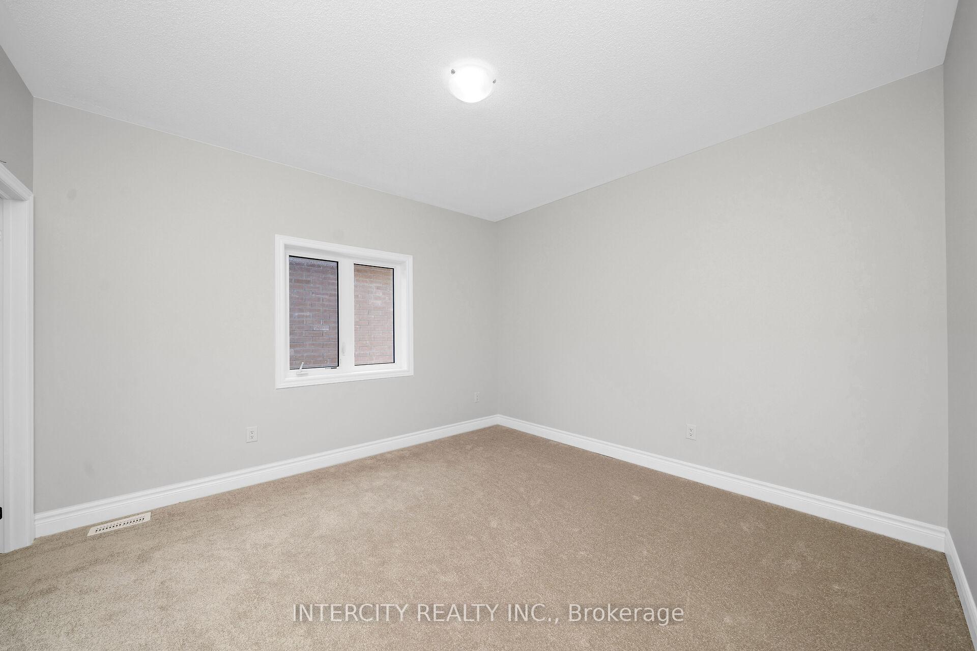 Photo 22 of 54 Claremont Drive, Brampton, Sandringham-Wellington North — HOMEH