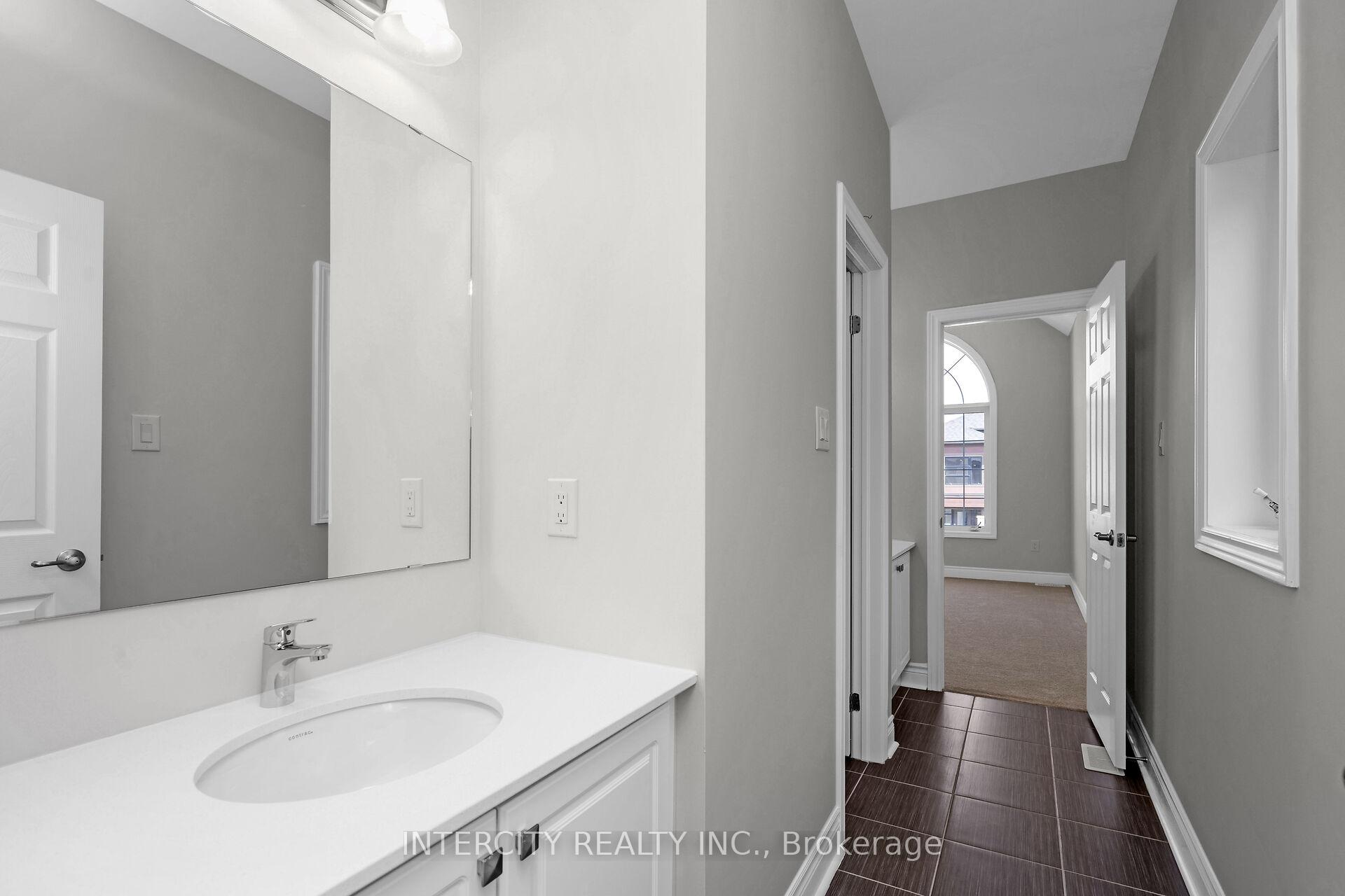 Photo 24 of 54 Claremont Drive, Brampton, Sandringham-Wellington North — HOMEH