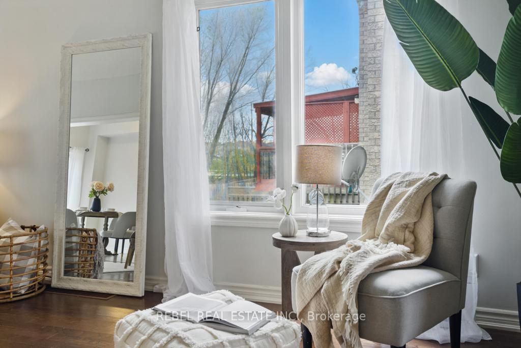 Photo 6 of 33 Hanna Drive, Clarington, Bowmanville — HOMEH