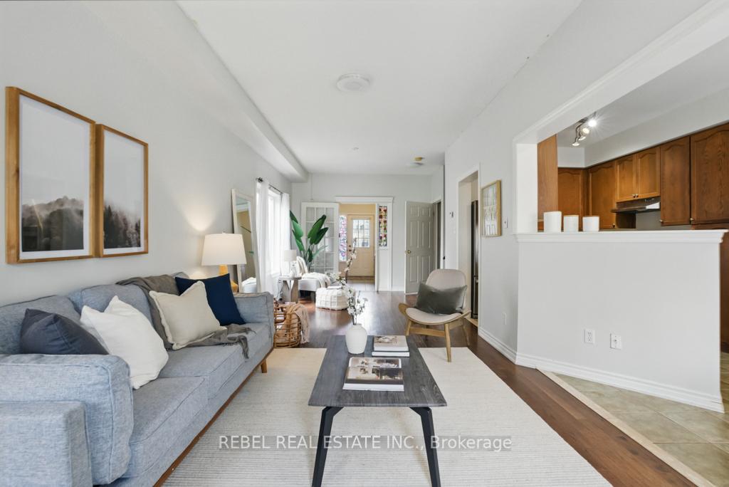 Photo 7 of 33 Hanna Drive, Clarington, Bowmanville — HOMEH