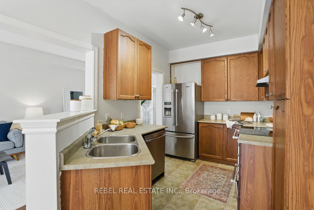 Photo 13 of 33 Hanna Drive, Clarington, Bowmanville — HOMEH
