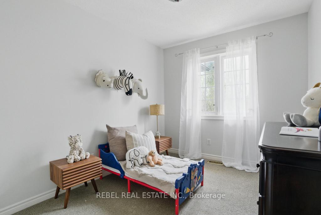 Photo 17 of 33 Hanna Drive, Clarington, Bowmanville — HOMEH