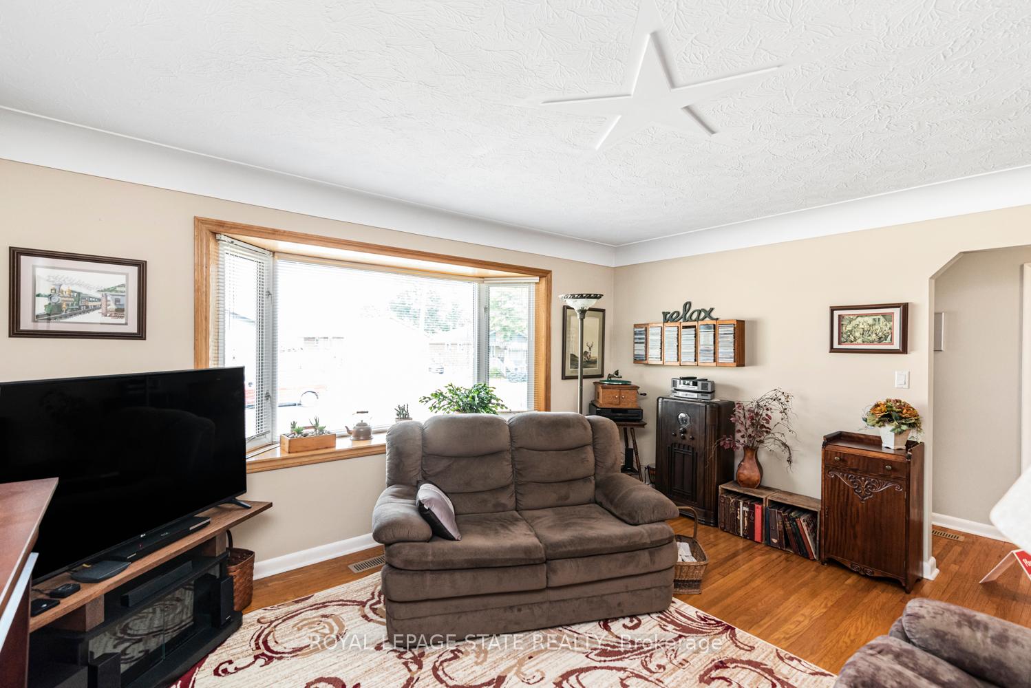 Photo 6 of 321 East 15th Street, Hamilton, Hill Park — HOMEH