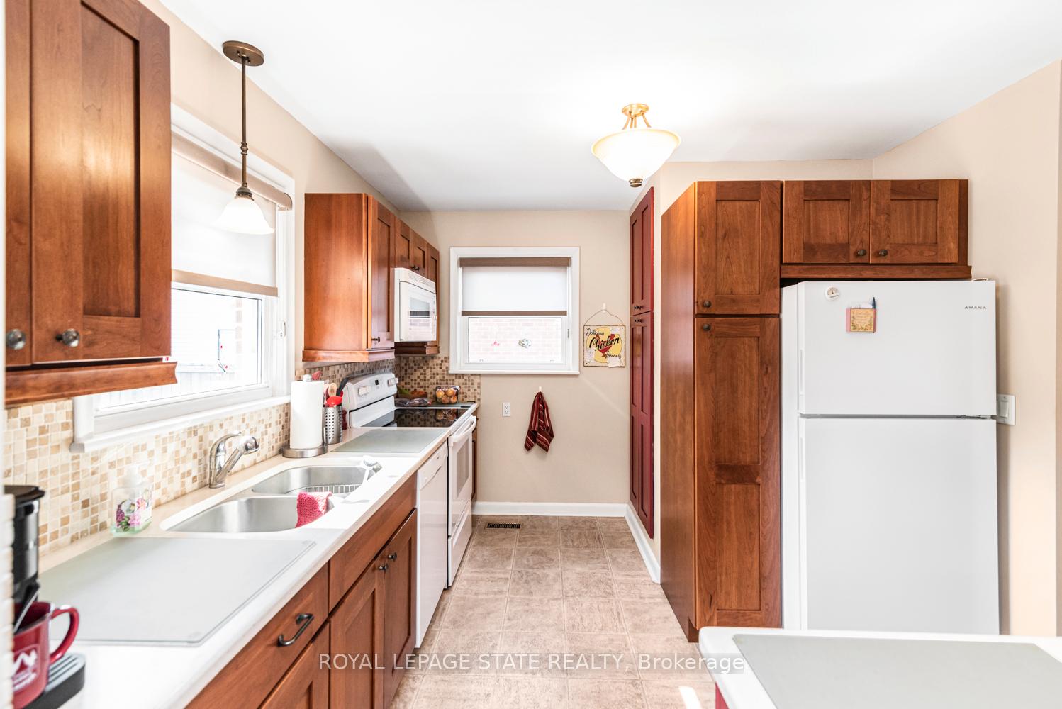 Photo 13 of 321 East 15th Street, Hamilton, Hill Park — HOMEH