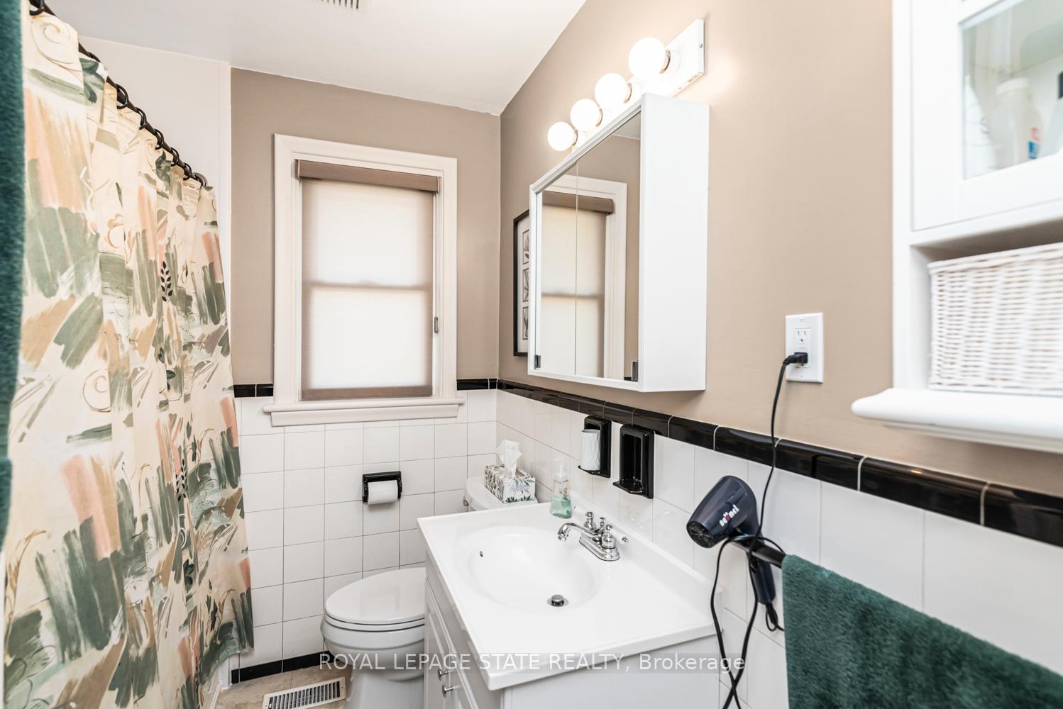 Photo 20 of 321 East 15th Street, Hamilton, Hill Park — HOMEH