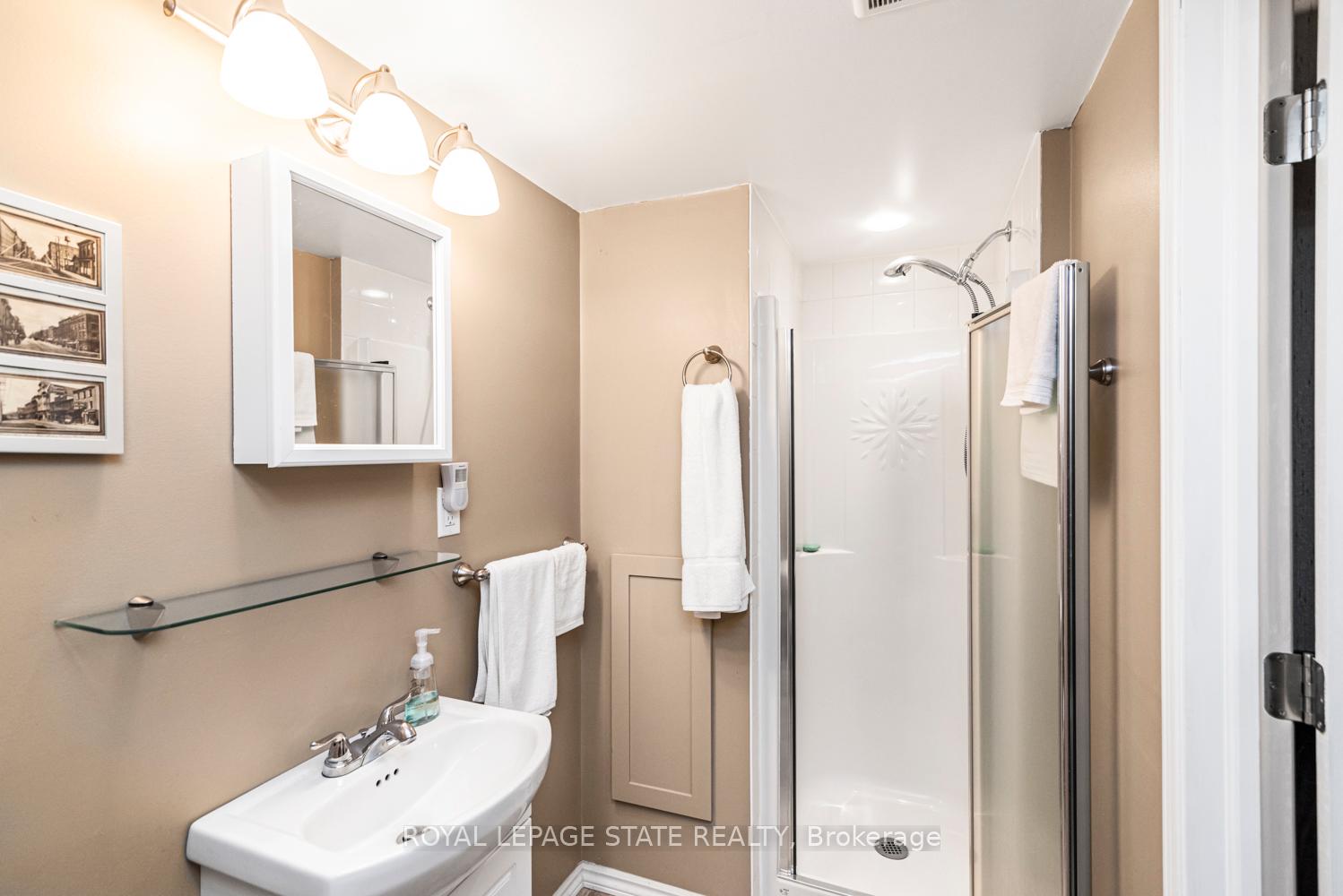 Photo 23 of 321 East 15th Street, Hamilton, Hill Park — HOMEH
