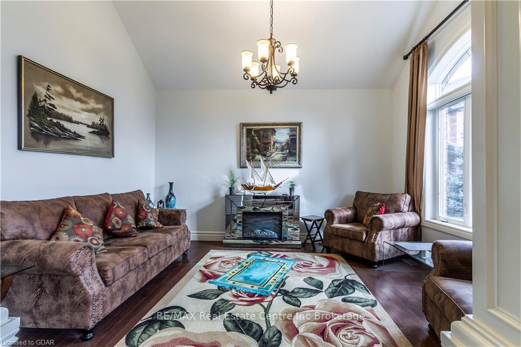 Photo 7 of 59 Dominion Drive, Guelph, Pineridge/Westminster Woods — HOMEH