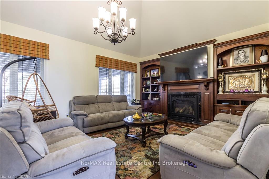 Photo 9 of 59 Dominion Drive, Guelph, Pineridge/Westminster Woods — HOMEH