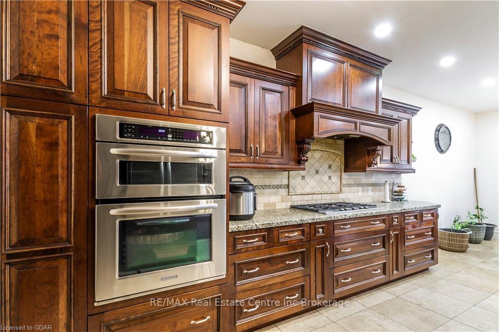 Photo 11 of 59 Dominion Drive, Guelph, Pineridge/Westminster Woods — HOMEH