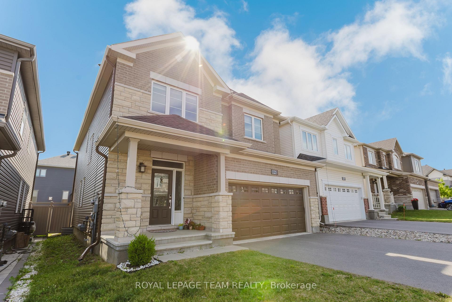 Photo 3 of 125 Robin Easey Avenue, Ottawa, Barrhaven - Half Moon Bay — HOMEH