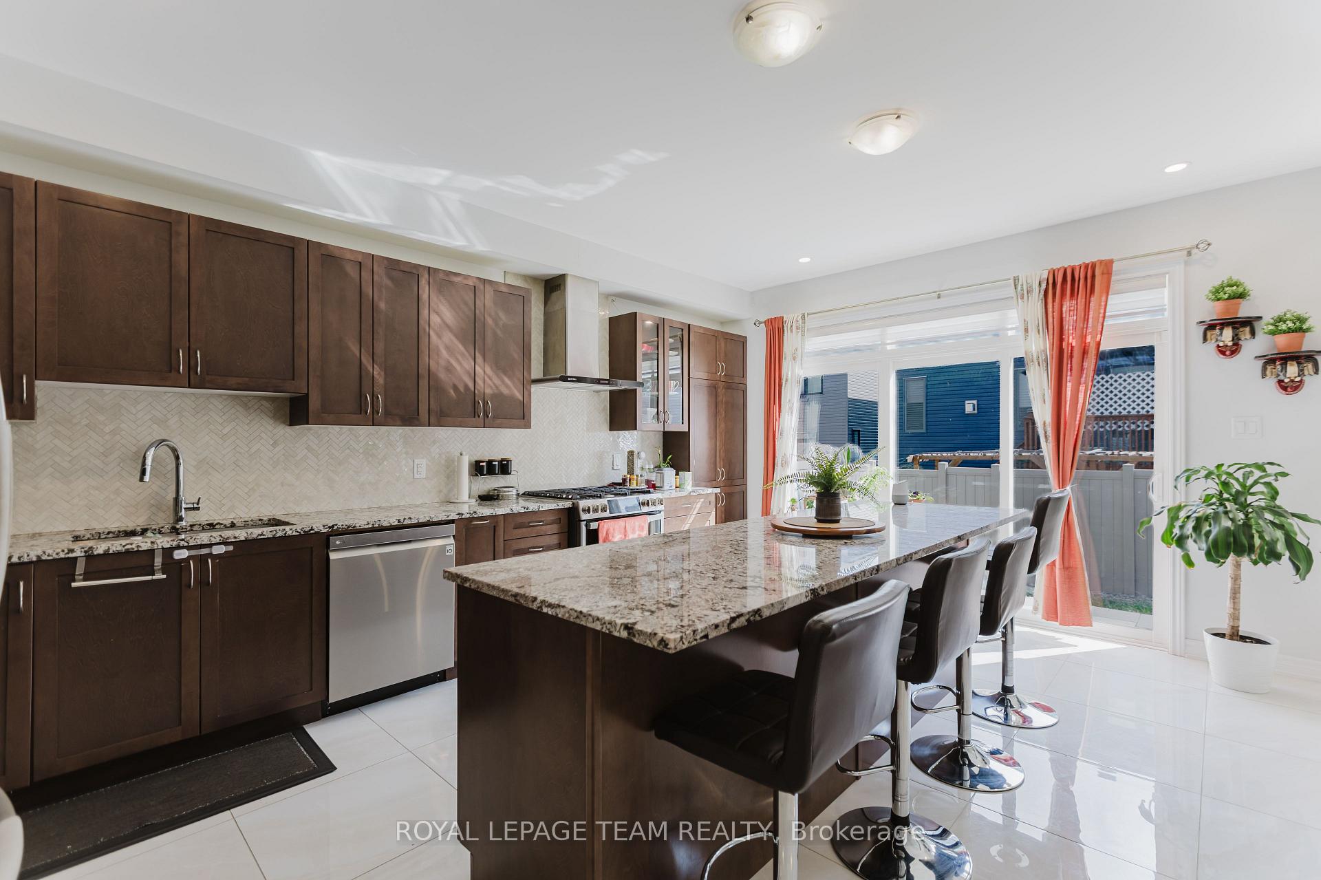 Photo 8 of 125 Robin Easey Avenue, Ottawa, Barrhaven - Half Moon Bay — HOMEH