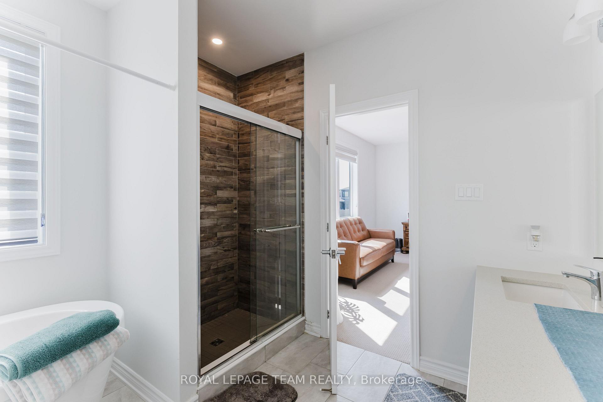 Photo 20 of 125 Robin Easey Avenue, Ottawa, Barrhaven - Half Moon Bay — HOMEH