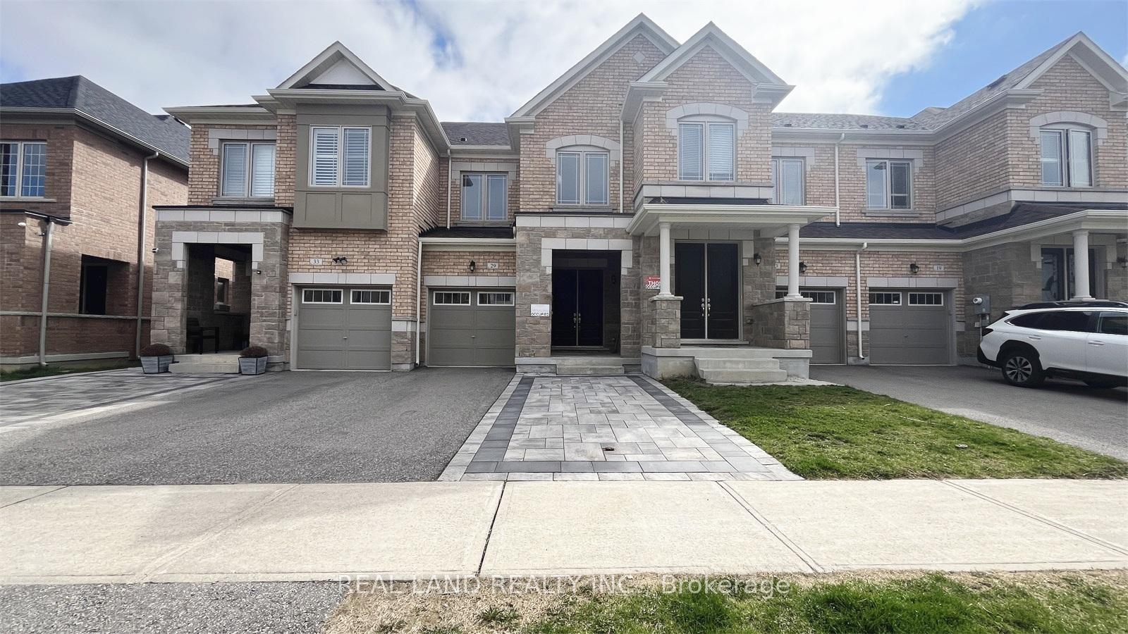 Photo 2 of 29 Capreol Avenue, Aurora, Rural Aurora — HOMEH