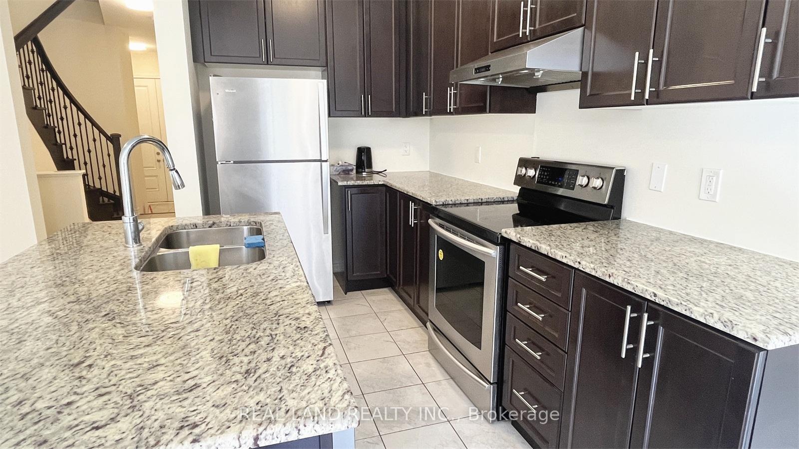 Photo 15 of 29 Capreol Avenue, Aurora, Rural Aurora — HOMEH