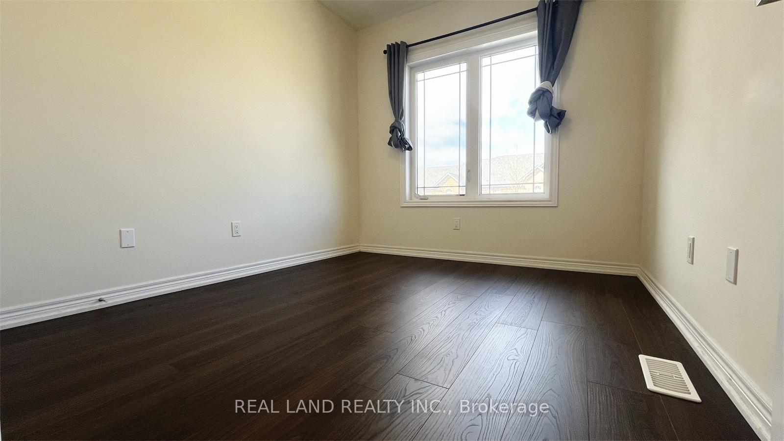 Photo 22 of 29 Capreol Avenue, Aurora, Rural Aurora — HOMEH