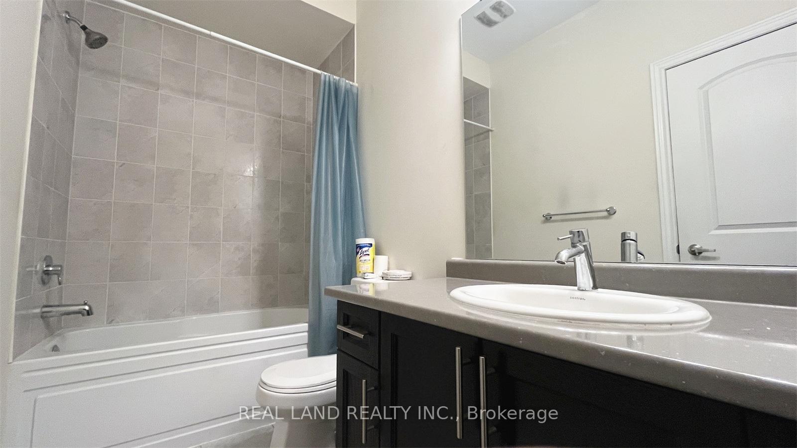 Photo 24 of 29 Capreol Avenue, Aurora, Rural Aurora — HOMEH