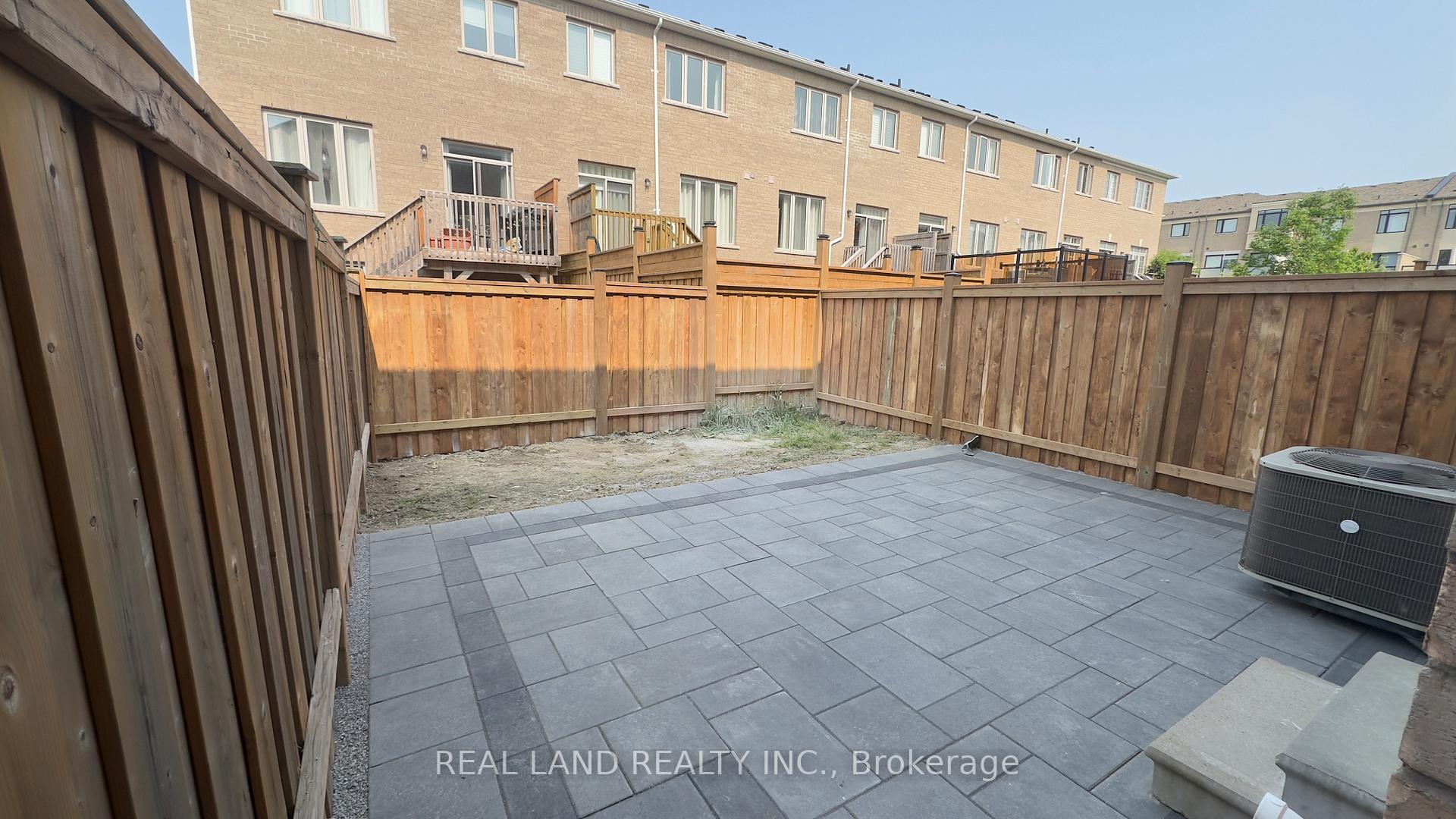 Photo 25 of 29 Capreol Avenue, Aurora, Rural Aurora — HOMEH