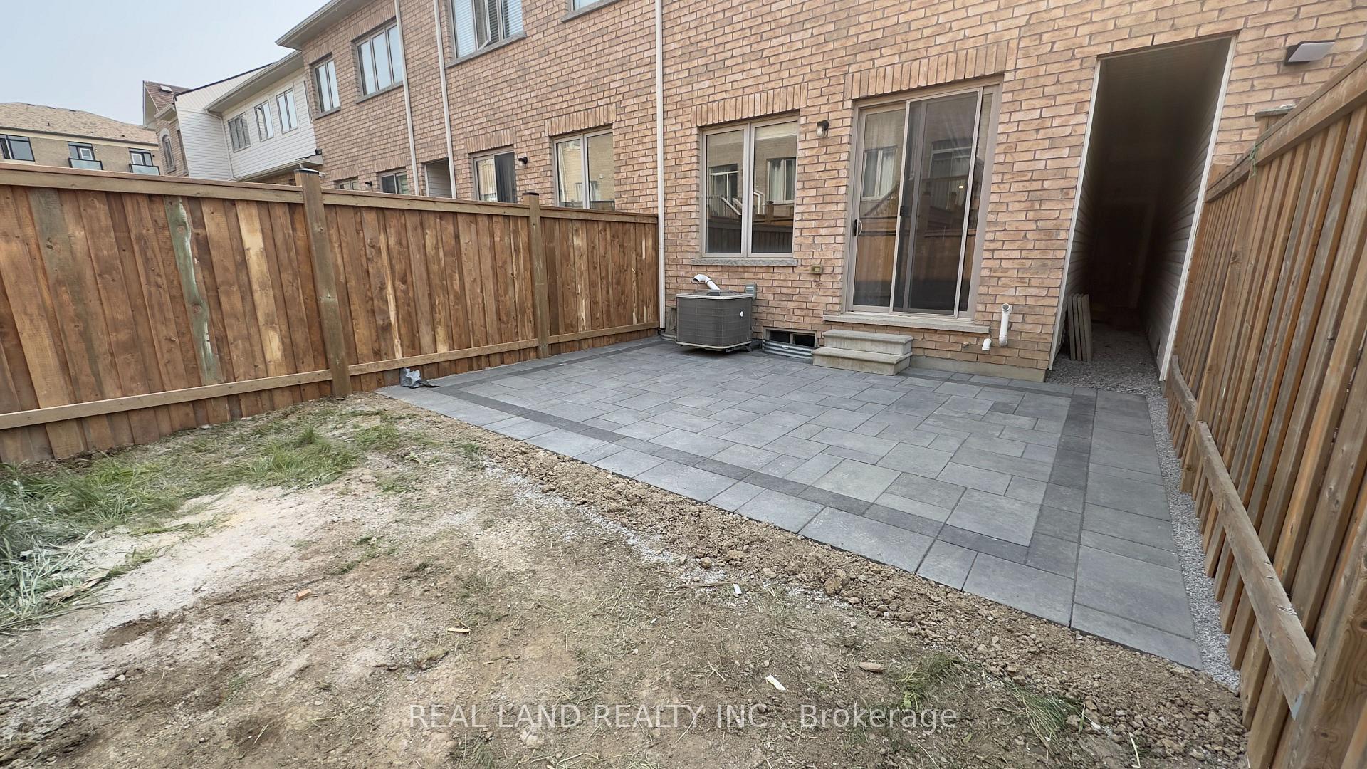 Photo 27 of 29 Capreol Avenue, Aurora, Rural Aurora — HOMEH