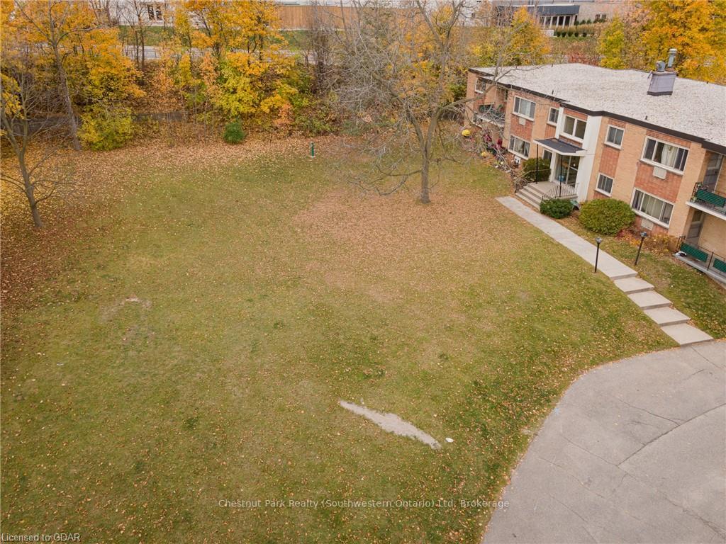 Photo 4 of 106 Sunnylea Crescent, Guelph, General Hospital — HOMEH