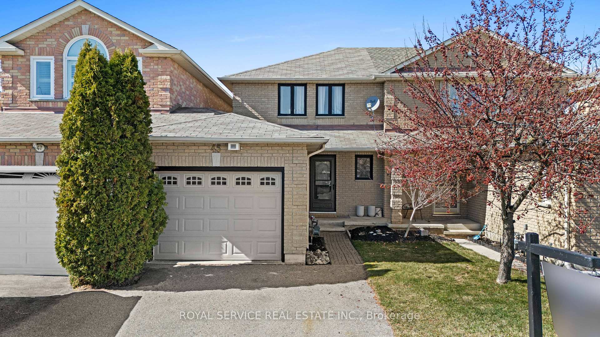 Photo 1 of 45 Short Crescent, Clarington, Courtice — HOMEH