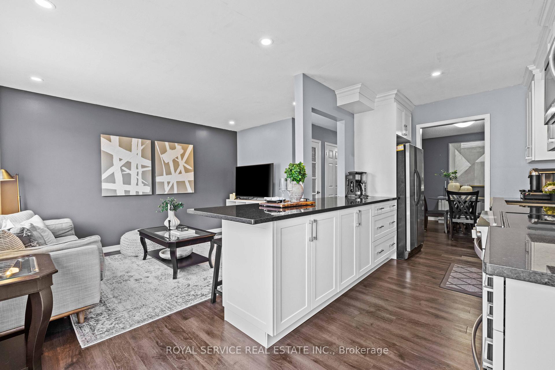 Photo 6 of 45 Short Crescent, Clarington, Courtice — HOMEH