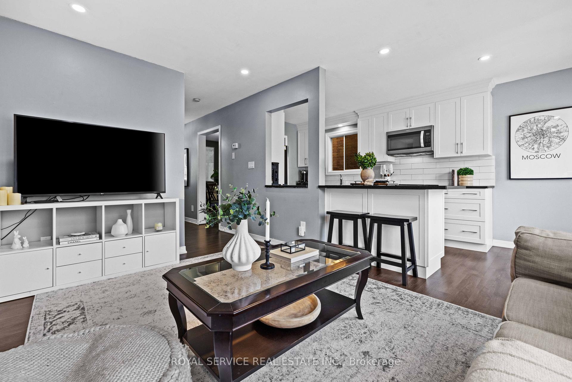 Photo 7 of 45 Short Crescent, Clarington, Courtice — HOMEH
